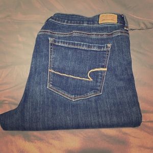 AMERICAN EAGLE HI-RISE ARTIST FLARE SIZE 18 SHORT